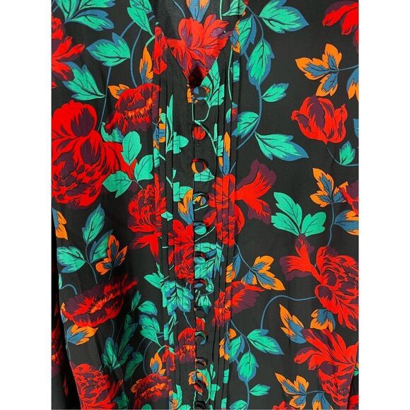 Torrid Georgette Pintuck Button-Front Blouse size 1 - Picture 4 of 7